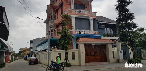 Cựu bí thư Thành ủy Huế bị yêu cầu truy thu tiền giao đất - Ảnh 1. Cựu bí thư Thành ủy Huế bị yêu cầu truy thu tiền giao đất - Ảnh 1.