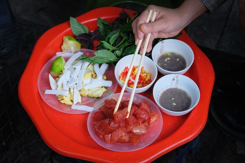 Sứa đỏ cuối xuân đầu hạ - Ảnh 3. Sứa đỏ cuối xuân đầu hạ - Ảnh 3.