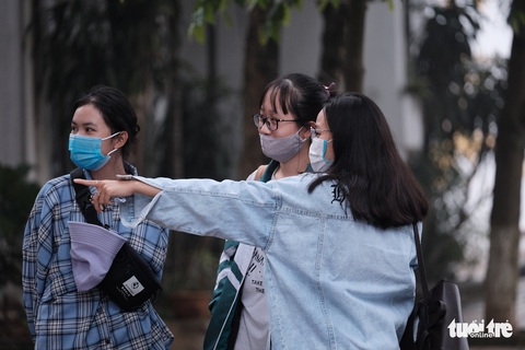 4 giờ sáng í ới gọi nhau dậy đi nghe tư vấn tuyển sinh - Ảnh 5. 4 giờ sáng í ới gọi nhau dậy đi nghe tư vấn tuyển sinh - Ảnh 5.