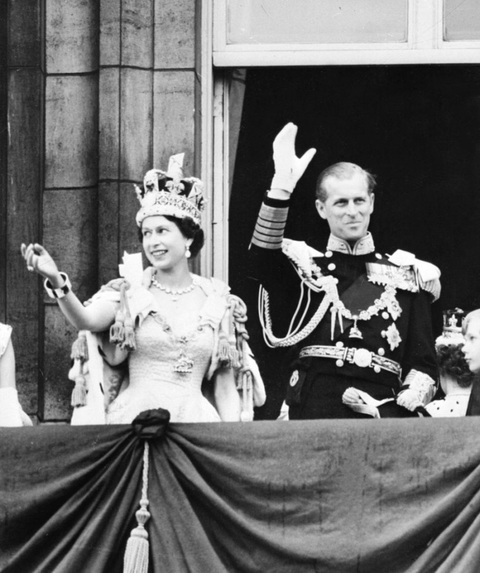 Hoàng thân Philip có bị khắc họa sai lệch trong phim nổi tiếng The Crown? - Ảnh 4. Hoàng thân Philip có bị khắc họa sai lệch trong phim nổi tiếng The Crown? - Ảnh 4.