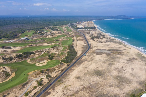 Hai tuần cấp phép một sân golf - Ảnh 3. Hai tuần cấp phép một sân golf - Ảnh 3.