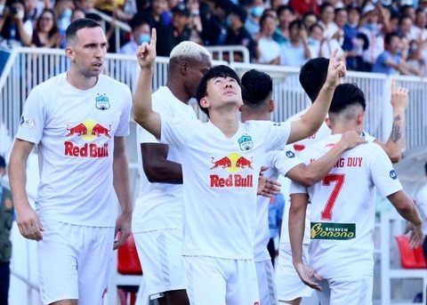 Dẫn trước 3-0, HAGL thắng vất vả Nam Định 4-3 ở phút 90+6 - Ảnh 2. Dẫn trước 3-0, HAGL thắng vất vả Nam Định 4-3 ở phút 90+6 - Ảnh 2.