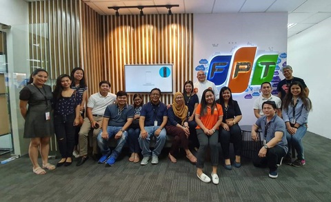 Bung lụa khai phá thị trường nước ngoài bất chấp COVID-19 - Ảnh 1. Bung lụa khai phá thị trường nước ngoài bất chấp COVID-19 - Ảnh 1.