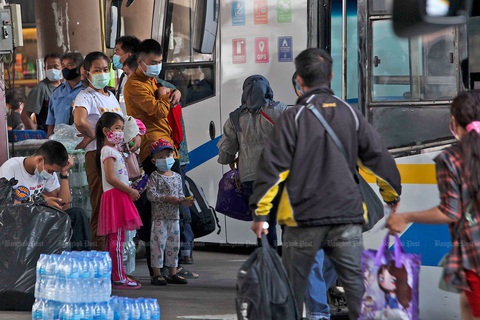 Tết Songkran không té nước vì COVID-19 - Ảnh 1. Tết Songkran không té nước vì COVID-19 - Ảnh 1.