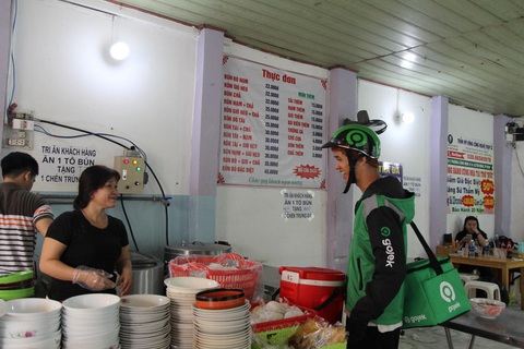Sức hút của lãnh đạo chuyển đổi trong kỷ nguyên số - Ảnh 2. Sức hút của lãnh đạo chuyển đổi trong kỷ nguyên số - Ảnh 2.