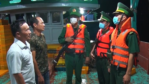 Chống đại dịch COVID-19: Đừng để tổ kiến nhỏ làm sụt toang đê lớn - Ảnh 1. Chống đại dịch COVID-19: Đừng để tổ kiến nhỏ làm sụt toang đê lớn - Ảnh 1.