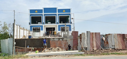 Tháo dỡ công trình vi phạm mà chủ tịch Bạc Liêu yêu cầu kiểm điểm chủ tịch phường - Ảnh 1. Tháo dỡ công trình vi phạm mà chủ tịch Bạc Liêu yêu cầu kiểm điểm chủ tịch phường - Ảnh 1.