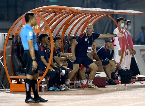 Ai là vua nhận thẻ ở V-League 2021? - Ảnh 3. Ai là vua nhận thẻ ở V-League 2021? - Ảnh 3.