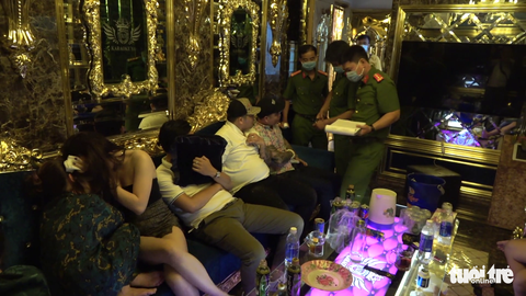 Phát hiện 22 người dương tính với ma túy tại quán karaoke X.O - Ảnh 1. Phát hiện 22 người dương tính với ma túy tại quán karaoke X.O - Ảnh 1.
