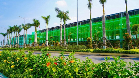 Cất nóc shophouse, diện mạo Gem Sky World thay đổi đầy sức sống - Ảnh 2. Cất nóc shophouse, diện mạo Gem Sky World thay đổi đầy sức sống - Ảnh 2.