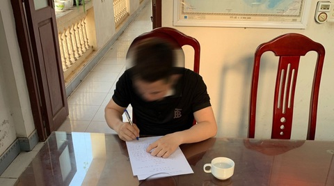 Bị phạt 7,5 triệu đồng vì xuyên tạc vụ người dân ném chất bẩn vào công trình xây dựng - Ảnh 1. Bị phạt 7,5 triệu đồng vì xuyên tạc vụ người dân ném chất bẩn vào công trình xây dựng - Ảnh 1.