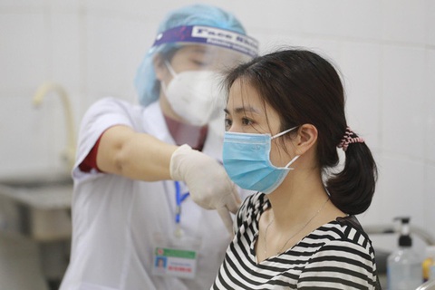 TP.HCM sắp tiêm vắc xin cho phóng viên tham gia chống dịch COVID-19 - Ảnh 1. TP.HCM sắp tiêm vắc xin cho phóng viên tham gia chống dịch COVID-19 - Ảnh 1.