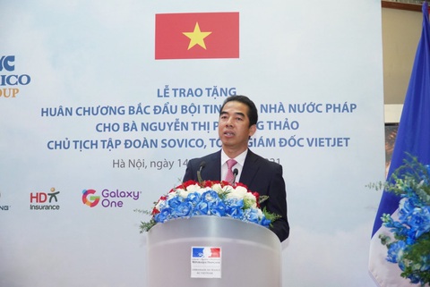Doanh nhân Nguyễn Thị Phương Thảo nhận Huân chương Bắc đẩu bội tinh - Ảnh 2. Doanh nhân Nguyễn Thị Phương Thảo nhận Huân chương Bắc đẩu bội tinh - Ảnh 2.
