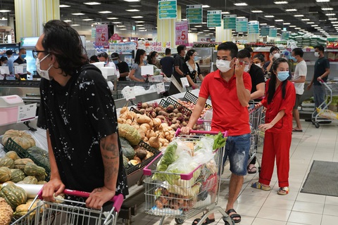 Thủ đô Phnom Penh phong tỏa 2 tuần, người dân Campuchia đổ xô mua thực phẩm - Ảnh 1. Thủ đô Phnom Penh phong tỏa 2 tuần, người dân Campuchia đổ xô mua thực phẩm - Ảnh 1.
