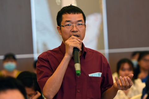Rào cản ngôn ngữ làm khó người nước ngoài khám chữa bệnh BHYT - Ảnh 2. Rào cản ngôn ngữ làm khó người nước ngoài khám chữa bệnh BHYT - Ảnh 2.