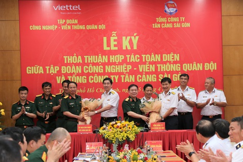 Viettel và SNP bắt tay phát triển hạ tầng thương mại điện tử - Ảnh 1. Viettel và SNP bắt tay phát triển hạ tầng thương mại điện tử - Ảnh 1.