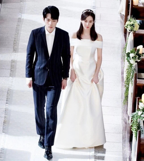 Seo Ye Ji - sao Hàn bị hủy hoại danh tiếng vì bê bối thao túng bạn trai - Ảnh 5. Seo Ye Ji - sao Hàn bị hủy hoại danh tiếng vì bê bối thao túng bạn trai - Ảnh 5.