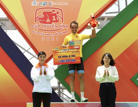 Tấn Hoài rút thắng hai ngoại binh ở chặng đua gần 200km - Ảnh 3. Tấn Hoài rút thắng hai ngoại binh ở chặng đua gần 200km - Ảnh 3.