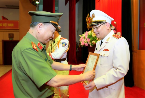 Chánh văn phòng Bộ Công an Tô Ân Xô được thăng hàm trung tướng - Ảnh 1. Chánh văn phòng Bộ Công an Tô Ân Xô được thăng hàm trung tướng - Ảnh 1.