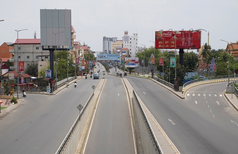 Thủ tướng Hun Sen lệnh phong tỏa cứng thủ đô Phnom Penh - Ảnh 1. Thủ tướng Hun Sen lệnh phong tỏa cứng thủ đô Phnom Penh - Ảnh 1.