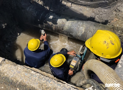 TP.HCM: Thay đường ống nước suốt 24 giờ, khu vực nào bị ảnh hưởng? - Ảnh 1. TP.HCM: Thay đường ống nước suốt 24 giờ, khu vực nào bị ảnh hưởng? - Ảnh 1.