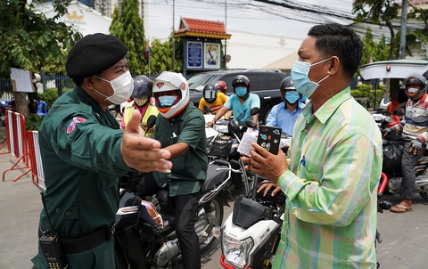 Lào, Việt Nam siết biên giới ngăn dịch từ Campuchia, Thái Lan - Ảnh 1. Lào, Việt Nam siết biên giới ngăn dịch từ Campuchia, Thái Lan - Ảnh 1.