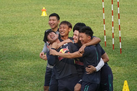 Vòng 10 V-League 2021: Bất chấp kết quả ra sao, Hoàng Anh Gia Lai vẫn dẫn đầu... - Ảnh 1. Vòng 10 V-League 2021: Bất chấp kết quả ra sao, Hoàng Anh Gia Lai vẫn dẫn đầu... - Ảnh 1.