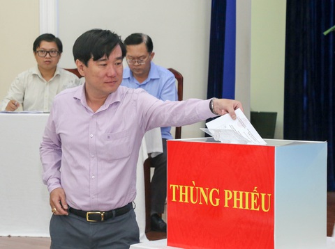TP.HCM thông qua danh sách 38 ứng cử viên đại biểu Quốc hội - Ảnh 1. TP.HCM thông qua danh sách 38 ứng cử viên đại biểu Quốc hội - Ảnh 1.