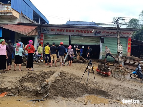 Lũ ống trong đêm ở Lào Cai, ít nhất 2 người chết, 1 người mất tích - Ảnh 9. Lũ ống trong đêm ở Lào Cai, ít nhất 2 người chết, 1 người mất tích - Ảnh 9.