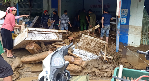 Lũ ống ở Lào Cai: 5 người ngủ trong lán, chỉ có 2 người chạy thoát - Ảnh 2. Lũ ống ở Lào Cai: 5 người ngủ trong lán, chỉ có 2 người chạy thoát - Ảnh 2.