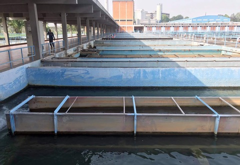 Một số nơi ở TP.HCM nước yếu, cúp nước từ tối nay 17-4: Người dân lấy nước ở đâu? - Ảnh 1. Một số nơi ở TP.HCM nước yếu, cúp nước từ tối nay 17-4: Người dân lấy nước ở đâu? - Ảnh 1.