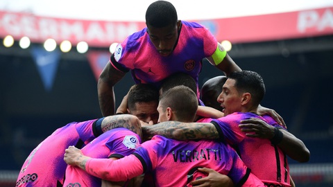 Mbappe lập cú đúp giúp PSG thắng nghẹt thở Saint-Etienne - Ảnh 1. Mbappe lập cú đúp giúp PSG thắng nghẹt thở Saint-Etienne - Ảnh 1.