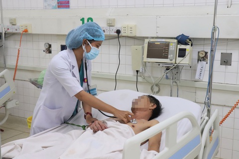 Mắc viêm não tự miễn, người nhà lại tưởng bị bệnh tâm thần, người âm theo - Ảnh 1. Mắc viêm não tự miễn, người nhà lại tưởng bị bệnh tâm thần, người âm theo - Ảnh 1.