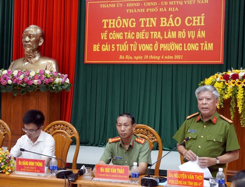 Vụ bé gái 5 tuổi tử vong ở Bà Rịa: Bóp cổ nạn nhân đến chết, xâm hại tình dục rồi bỏ đi - Ảnh 1. Vụ bé gái 5 tuổi tử vong ở Bà Rịa: Bóp cổ nạn nhân đến chết, xâm hại tình dục rồi bỏ đi - Ảnh 1.
