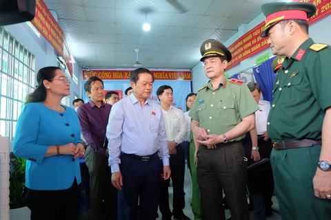 Chủ tịch HĐND TP.HCM Nguyễn Thị Lệ: Kỳ bầu cử đặc biệt, cử tri thực hiện hai trách nhiệm lớn - Ảnh 2. Chủ tịch HĐND TP.HCM Nguyễn Thị Lệ: Kỳ bầu cử đặc biệt, cử tri thực hiện hai trách nhiệm lớn - Ảnh 2.