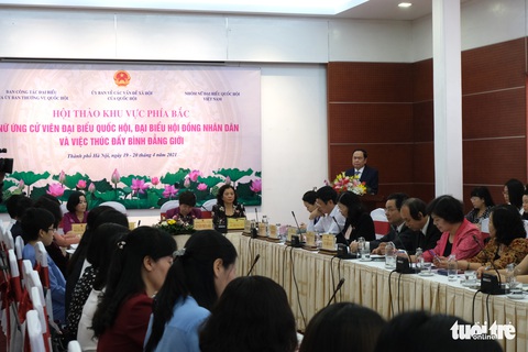 Đại biểu Quốc hội cần hiền hòa bình dị khi gặp dân - Ảnh 2. Đại biểu Quốc hội cần hiền hòa bình dị khi gặp dân - Ảnh 2.