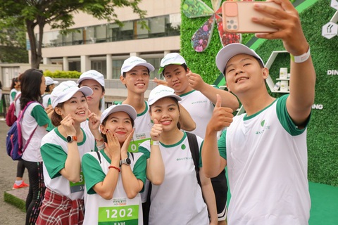 Nutrilite lan tỏa thông điệp sức khỏe ý nghĩa trong ngày hội chạy bộ - Ảnh 2. Nutrilite lan tỏa thông điệp sức khỏe ý nghĩa trong ngày hội chạy bộ - Ảnh 2.