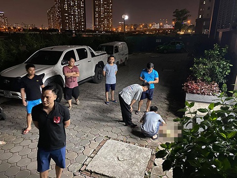 Rơi từ tầng 24 chung cư, cháu bé 4 tuổi tử vong - Ảnh 1. Rơi từ tầng 24 chung cư, cháu bé 4 tuổi tử vong - Ảnh 1.