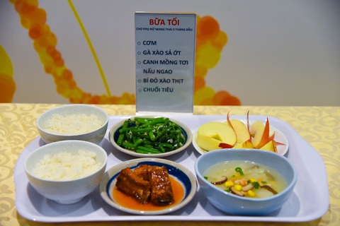 Thực đơn dinh dưỡng cân bằng cho bữa ăn đủ chất của mẹ và bé dưới 5 tuổi - Ảnh 1. Thực đơn dinh dưỡng cân bằng cho bữa ăn đủ chất của mẹ và bé dưới 5 tuổi - Ảnh 1.