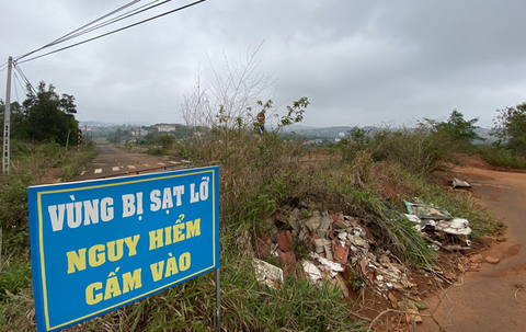 Vì sao cố quy hoạch khu dân cư dọc tuyến đường sụt lún? - Ảnh 2. Vì sao cố quy hoạch khu dân cư dọc tuyến đường sụt lún? - Ảnh 2.
