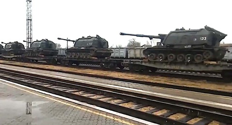 Ukraine: Nhiều xe tăng, khí tài quân sự Nga áp sát biên giới, Mỹ cảnh báo Matxcơva - Ảnh 1. Ukraine: Nhiều xe tăng, khí tài quân sự Nga áp sát biên giới, Mỹ cảnh báo Matxcơva - Ảnh 1.