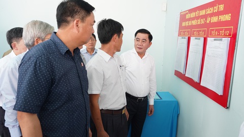 Ông Trần Cẩm Tú: Chú trọng phòng dịch COVID-19 trong bầu cử tại khu vực biên giới - Ảnh 2. Ông Trần Cẩm Tú: Chú trọng phòng dịch COVID-19 trong bầu cử tại khu vực biên giới - Ảnh 2.