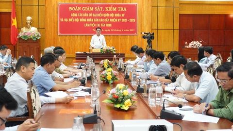 Ông Trần Cẩm Tú: Chú trọng phòng dịch COVID-19 trong bầu cử tại khu vực biên giới - Ảnh 1. Ông Trần Cẩm Tú: Chú trọng phòng dịch COVID-19 trong bầu cử tại khu vực biên giới - Ảnh 1.