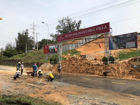 Cát đỏ dự án Goldsand Hill Villa lại sạt lở ngập đường ở TP Phan Thiết - Ảnh 2. Cát đỏ dự án Goldsand Hill Villa lại sạt lở ngập đường ở TP Phan Thiết - Ảnh 2.