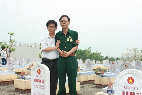 Hoàng Nhuận Cầm có đủ nỗi buồn để sống, nhưng nếu không buồn có lẽ lại buồn hơn? - Ảnh 2. Hoàng Nhuận Cầm có đủ nỗi buồn để sống, nhưng nếu không buồn có lẽ lại buồn hơn? - Ảnh 2.