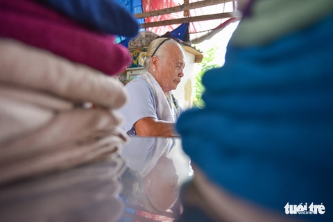 Bà nội Tư thích may mền cho người khó khăn - Ảnh 4. Bà nội Tư thích may mền cho người khó khăn - Ảnh 4.