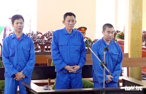 3 người tổ chức xuất cảnh trái phép sang Campuchia lãnh 8 năm 6 tháng tù - Ảnh 1. 3 người tổ chức xuất cảnh trái phép sang Campuchia lãnh 8 năm 6 tháng tù - Ảnh 1.