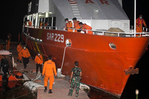 Tàu ngầm Indonesia chở 53 người mất liên lạc: Gặp sự cố mất điện? - Ảnh 2. Tàu ngầm Indonesia chở 53 người mất liên lạc: Gặp sự cố mất điện? - Ảnh 2.