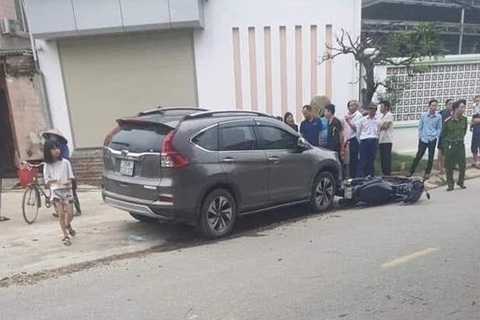 Khởi tố, bắt tạm giam nữ tài xế lái ô tô tông chết 2 mẹ con rồi bỏ chạy - Ảnh 1. Khởi tố, bắt tạm giam nữ tài xế lái ô tô tông chết 2 mẹ con rồi bỏ chạy - Ảnh 1.