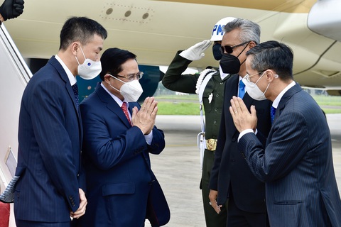 Thủ tướng Phạm Minh Chính tới Indonesia, bắt đầu chuyến công tác nước ngoài đầu tiên - Ảnh 2. Thủ tướng Phạm Minh Chính tới Indonesia, bắt đầu chuyến công tác nước ngoài đầu tiên - Ảnh 2.